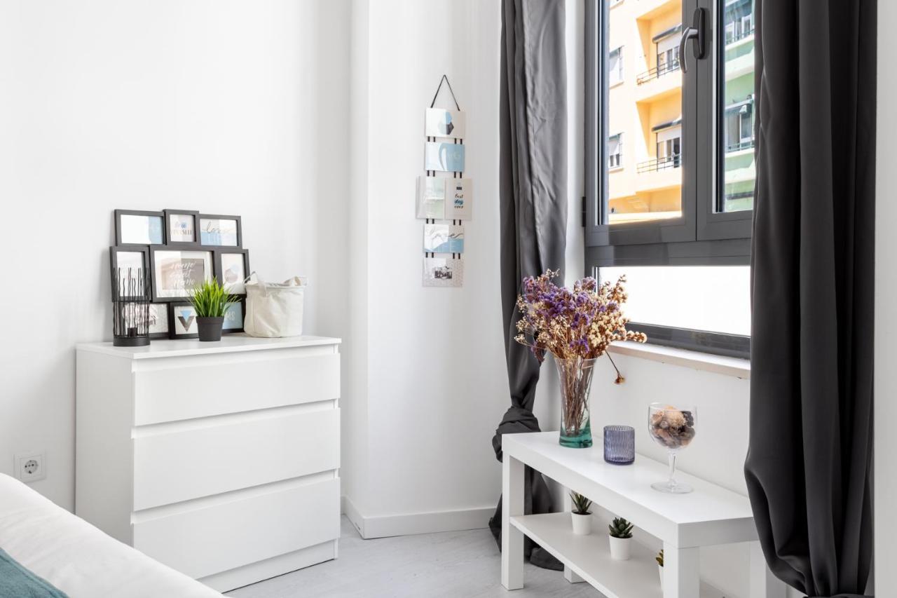 Altido Stylish Arroios Apartments, 20 Min To Centre Lisboa Ngoại thất bức ảnh